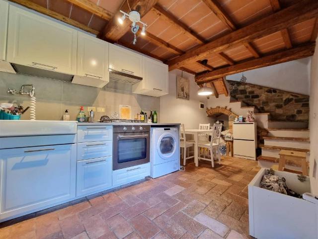 Rustico / Casale in vendita a Camaiore LU