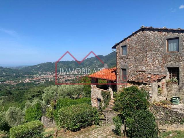Rustico / Casale in vendita a Camaiore LU