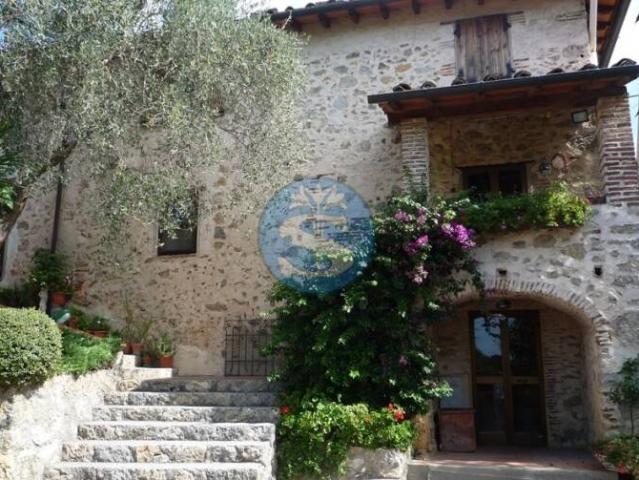 Rustico / Casale in vendita a Camaiore LU