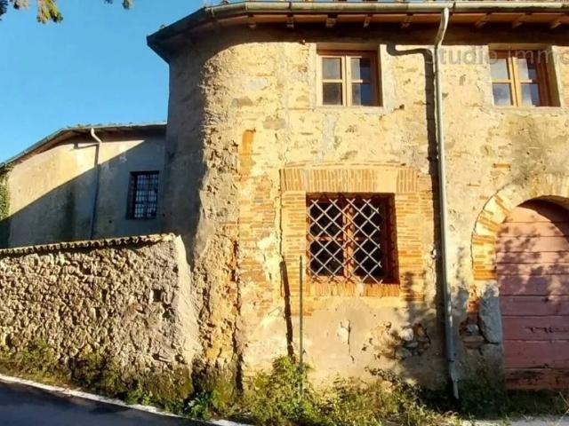 Rustico / Casale in vendita a Camaiore LU