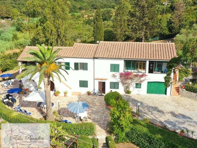 Rustico / Casale in vendita a Campo nell'Elba LI
