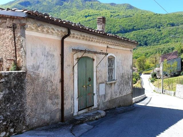 Rustico / Casale in vendita a Campochiaro CB