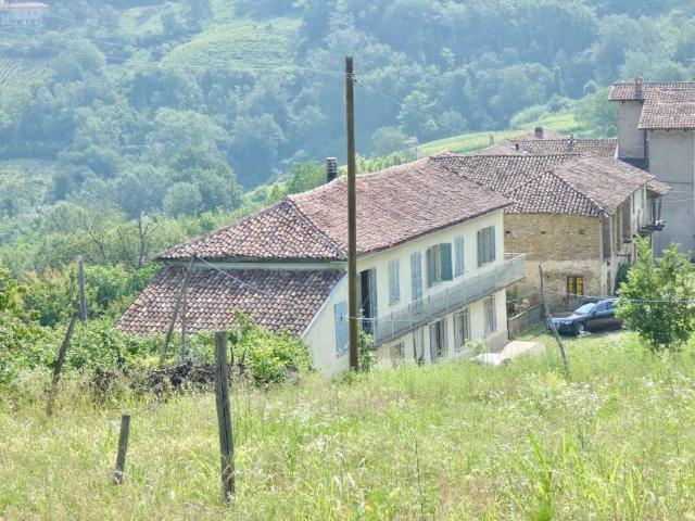 Rustico / Casale in vendita a Canelli AT