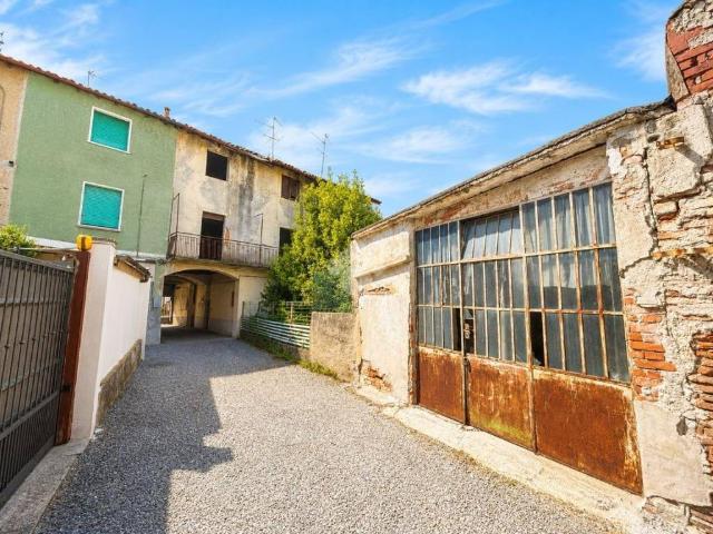 Rustico / Casale in vendita a Canonica d'Adda BG