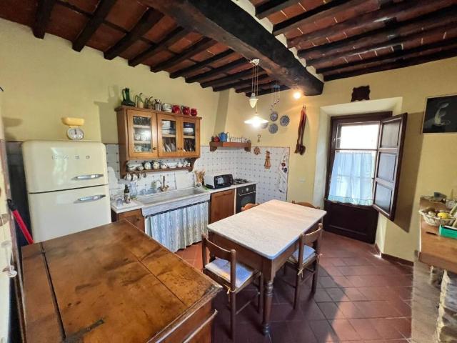 Rustico / Casale in vendita a Capannori LU