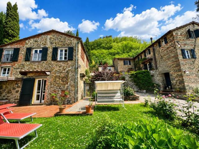 Rustico / Casale in vendita a Capannori LU