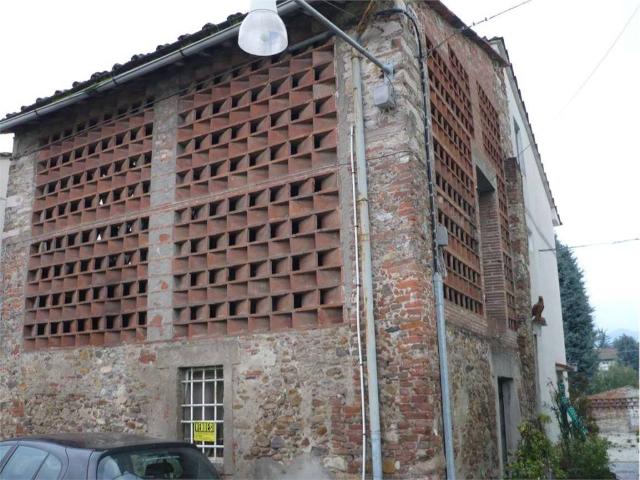 Rustico / Casale in vendita a Capannori LU