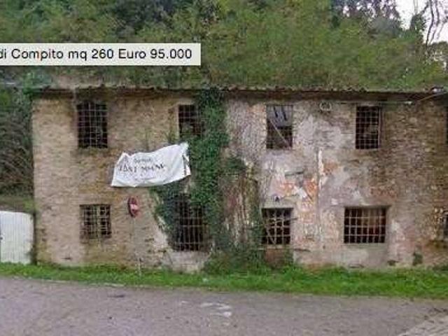 Rustico / Casale in vendita a Capannori LU