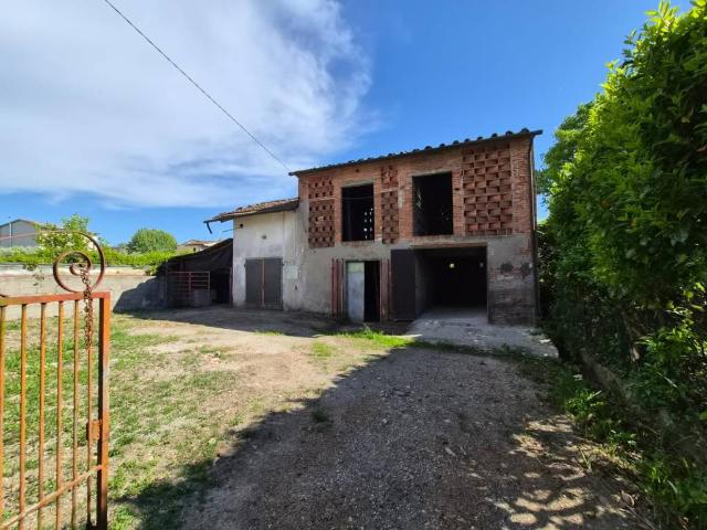 Rustico / Casale in vendita a Capannori LU