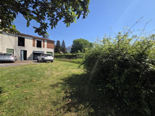 Rustico / Casale in vendita a Capannori LU