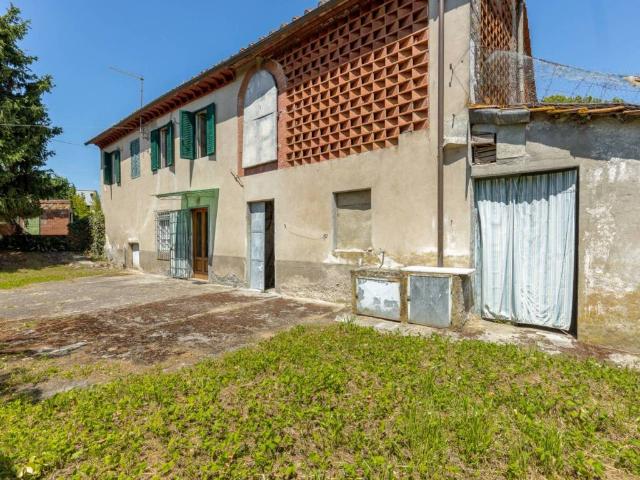 Rustico / Casale in vendita a Capannori LU