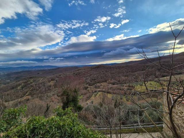 Rustico / Casale in vendita a Capolona AR