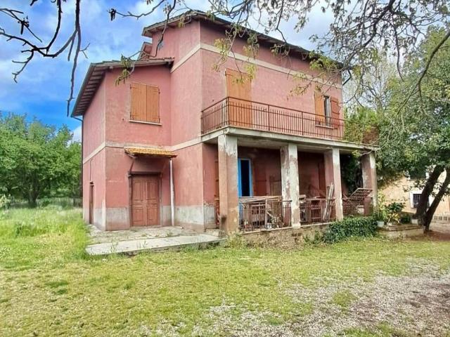 Rustico / Casale in vendita a Capranica VT