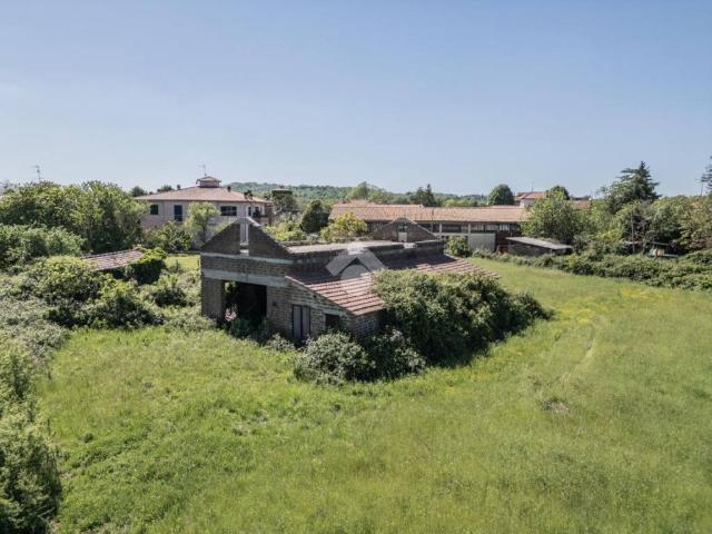 Rustico / Casale in vendita a Capranica VT