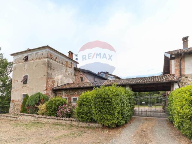 Rustico / Casale in vendita a Capriata d'Orba AL
