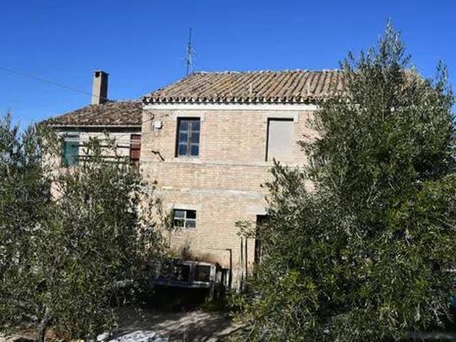 Rustico / Casale in vendita a Carassai AP