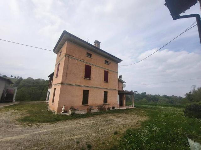 Rustico / Casale in vendita a Carpaneto Piacentino PC