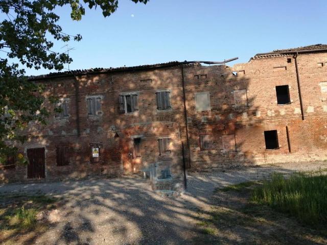 Rustico / Casale in vendita a Carpi MO
