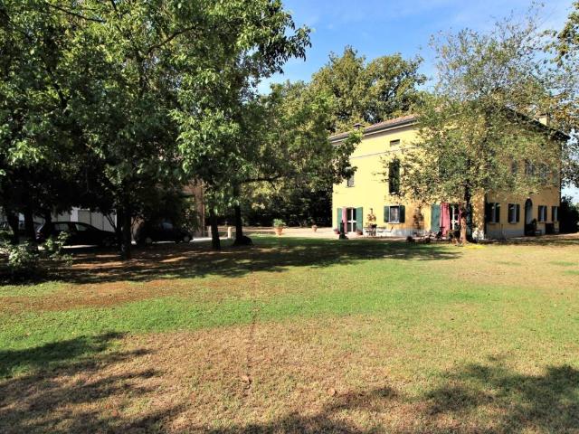 Rustico / Casale in vendita a Carpi MO