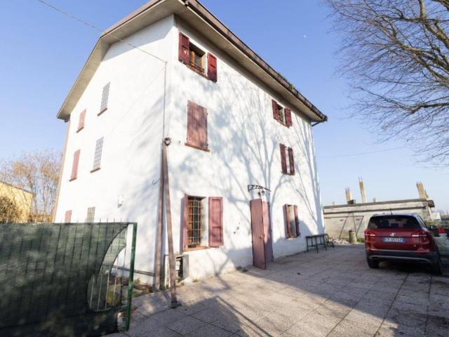 Rustico / Casale in vendita a Carpi MO