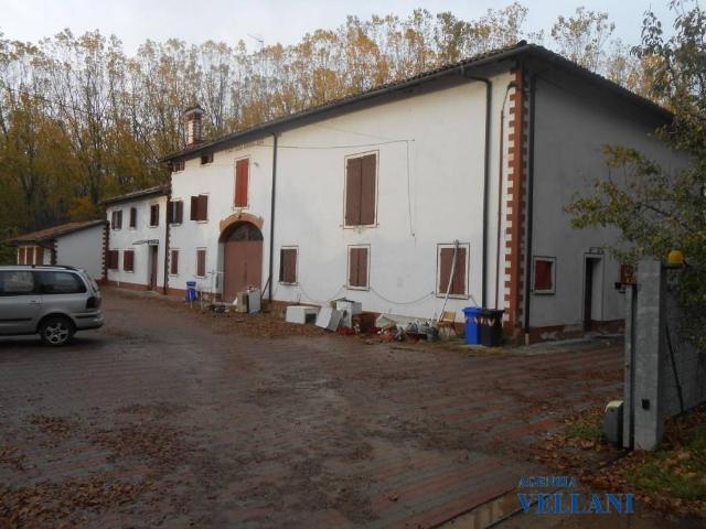 Rustico / Casale in vendita a Carpi MO