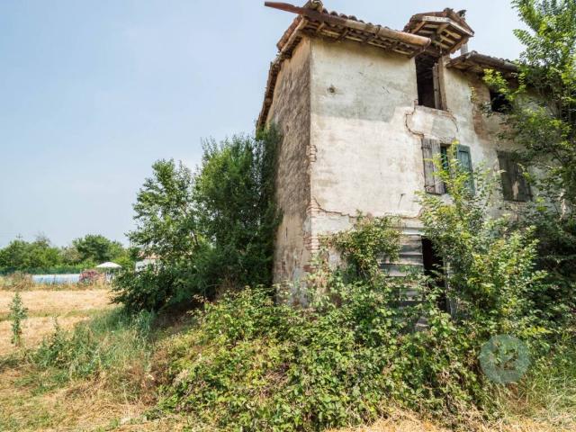 Rustico / Casale in vendita a Carpi MO