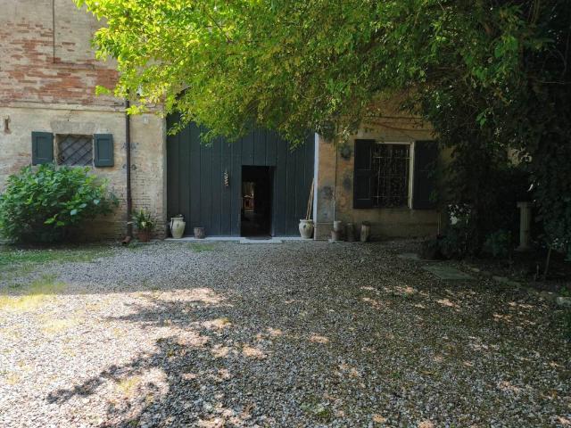 Rustico / Casale in vendita a Carpi MO