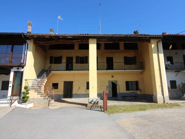 Rustico / Casale in vendita a Carrù CN