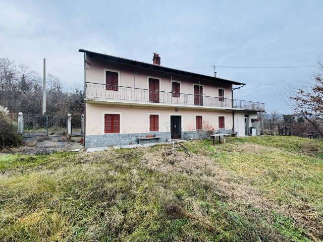 Rustico / Casale in vendita a Carrù CN