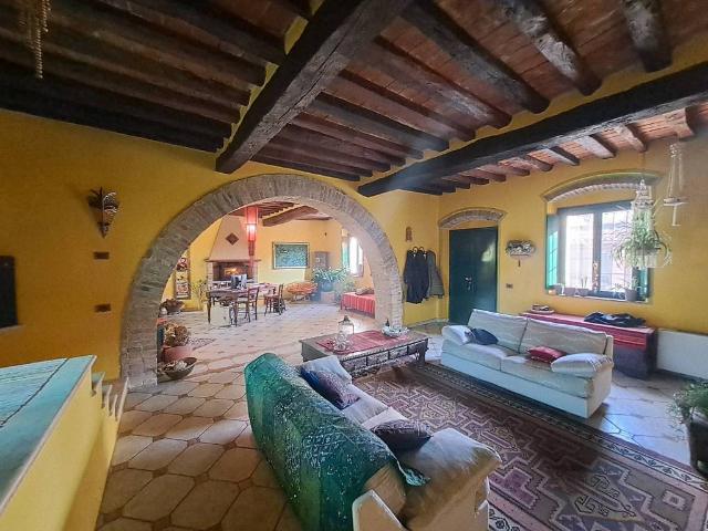 Rustico / Casale in vendita a Casalbuttano ed Uniti CR