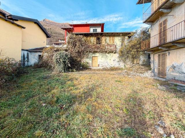 Rustico / Casale in vendita a Casale Corte Cerro VB
