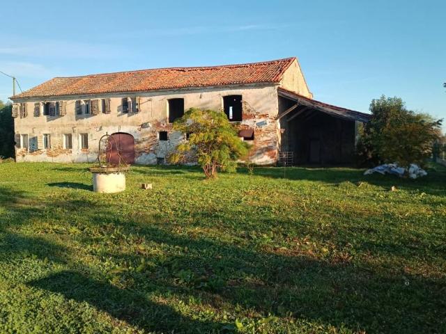 Rustico / Casale in vendita a Casale sul Sile TV