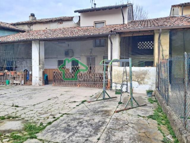 Rustico / Casale in vendita a Casaletto Ceredano CR