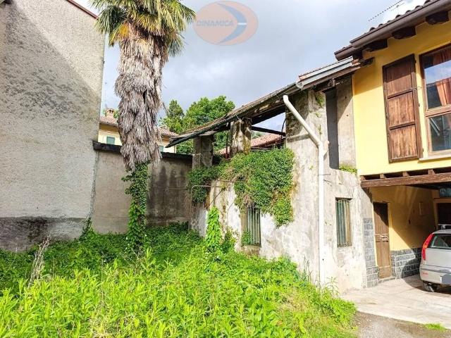 Rustico / Casale in vendita a Casatenovo LC