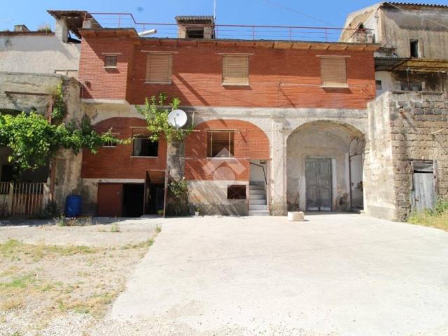 Rustico / Casale in vendita a Caserta CE