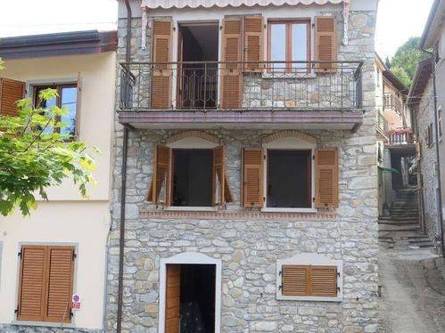 Rustico / Casale in vendita a Casola in Lunigiana MS