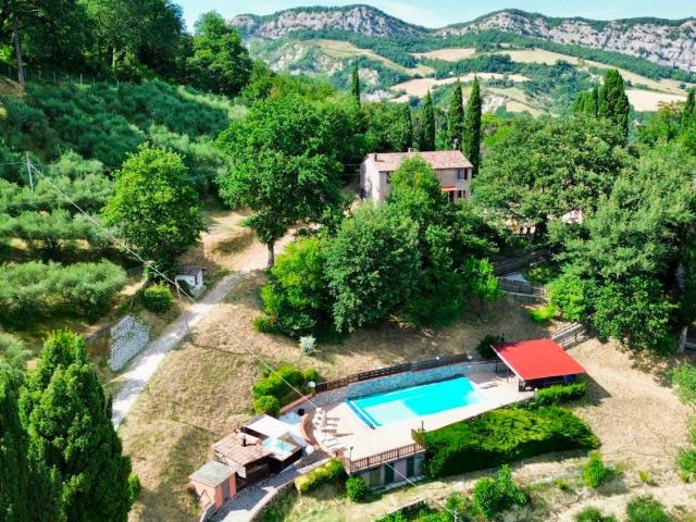 Rustico / Casale in vendita a Casola Valsenio RA