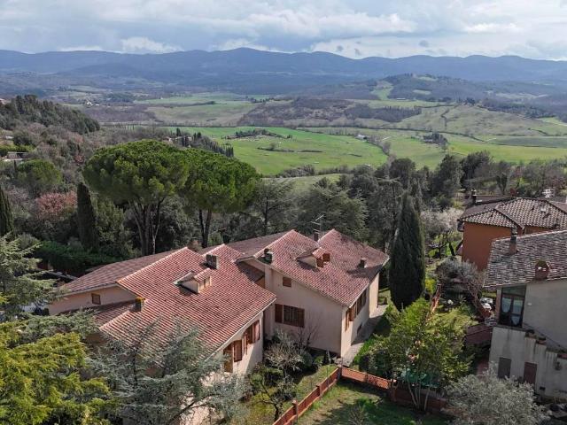 Rustico / Casale in vendita a Casole d'Elsa SI