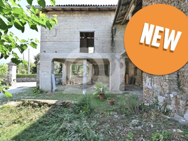 Rustico / Casale in vendita a Cassacco UD