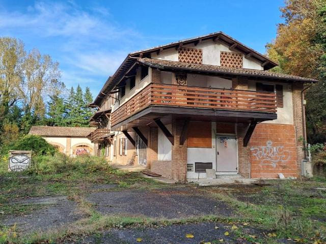 Rustico / Casale in vendita a Casteggio PV