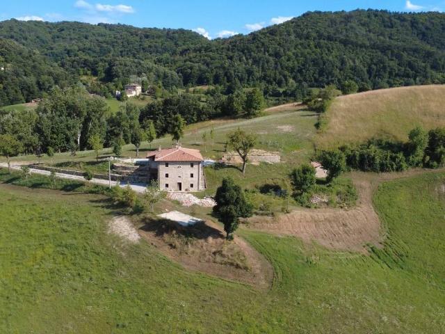 Rustico / Casale in vendita a Castel d'Aiano BO