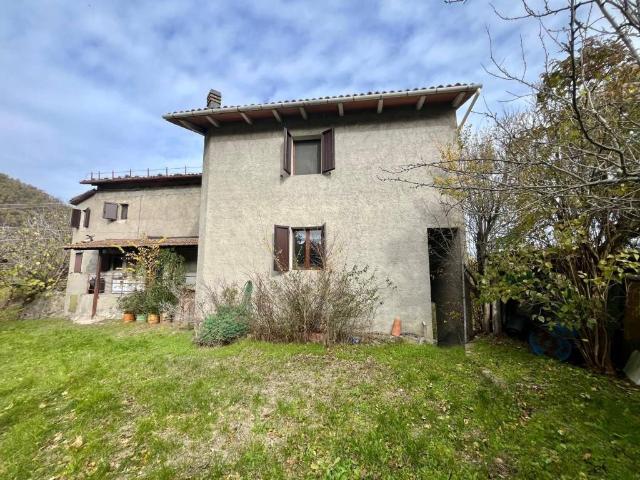 Rustico / Casale in vendita a Castel d'Aiano BO