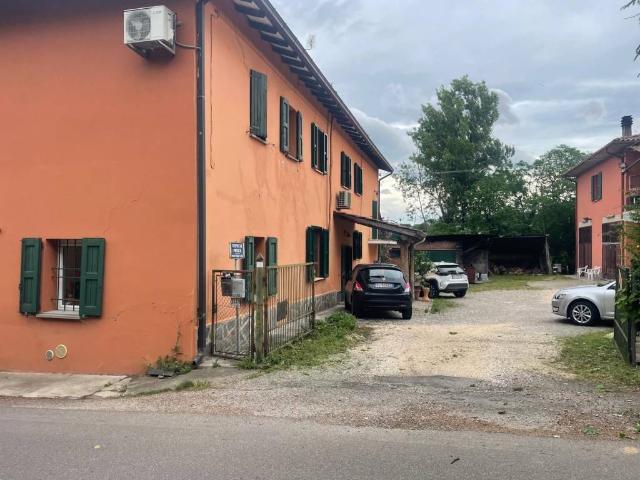 Rustico / Casale in vendita a Castel San Pietro Terme BO