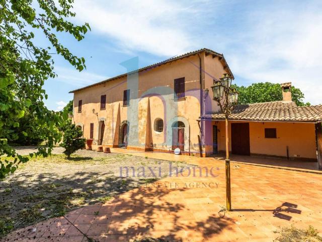 Rustico / Casale in vendita a Castel Sant'Elia VT