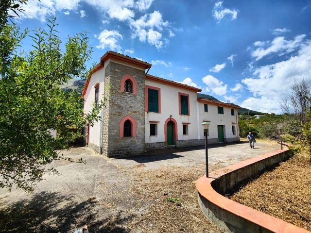 Rustico / Casale in vendita a Castelbuono PA