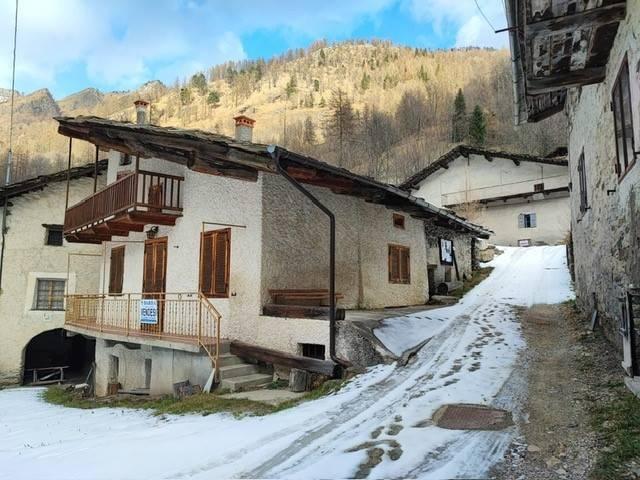 Rustico / Casale in vendita a Casteldelfino CN
