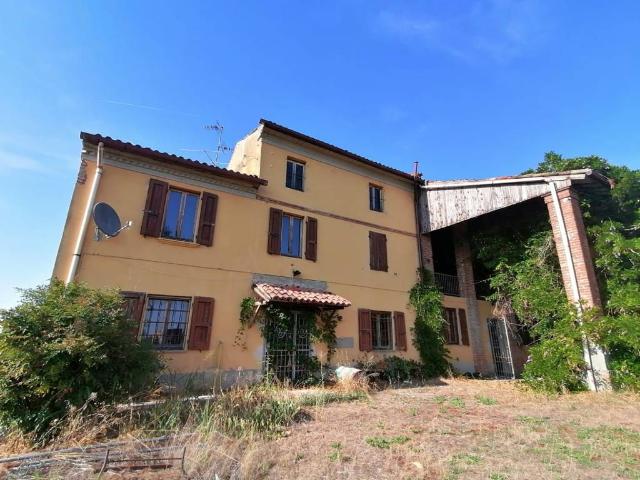 Rustico / Casale in vendita a Casteldidone CR