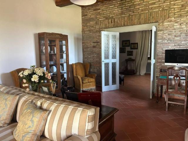 Rustico / Casale in vendita a Castelfranco di Sotto PI