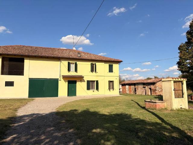 Rustico / Casale in vendita a Castelfranco Emilia MO