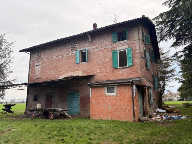 Rustico / Casale in vendita a Castelfranco Emilia MO